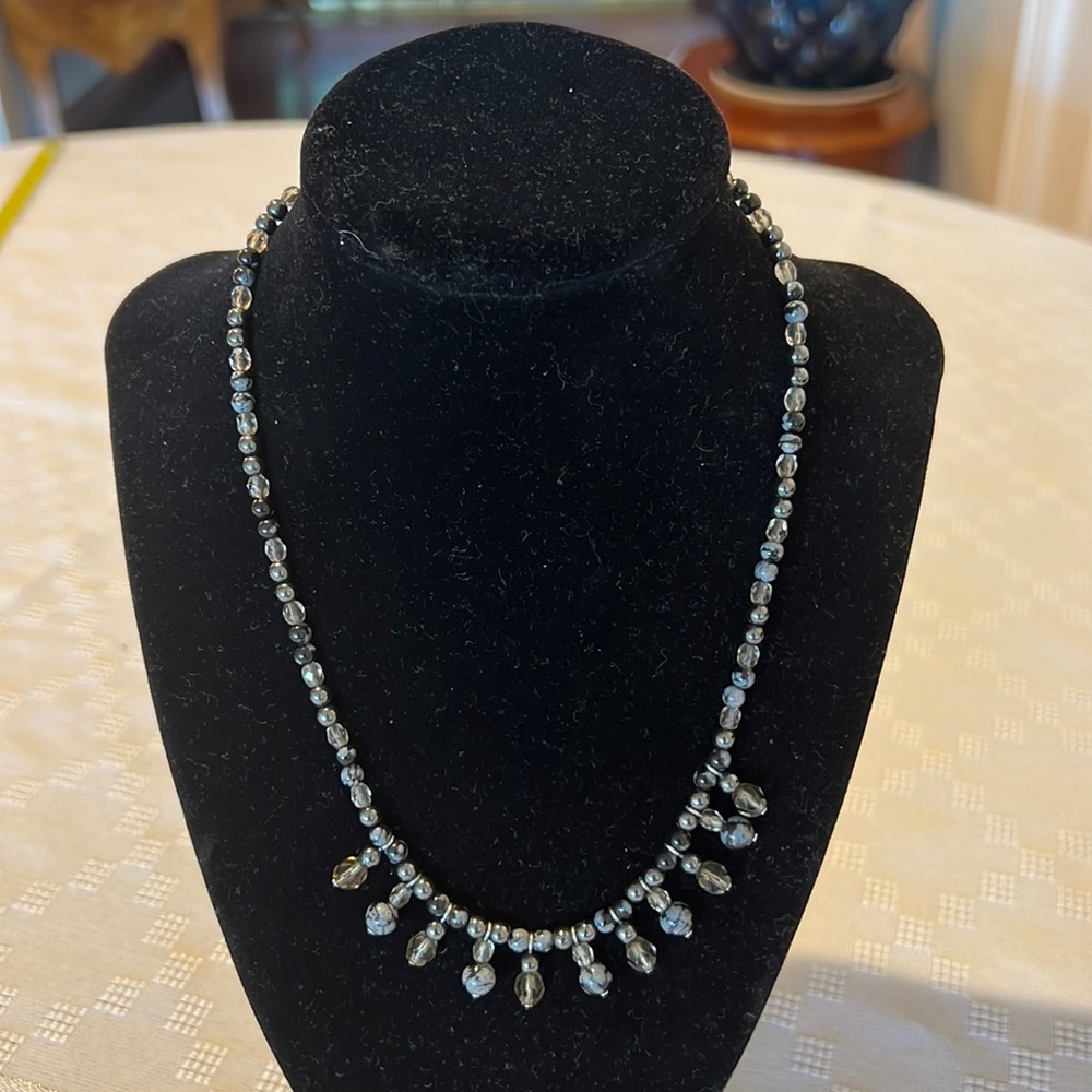 COSTUME TRANSLUCENT BEAD NECKLACE